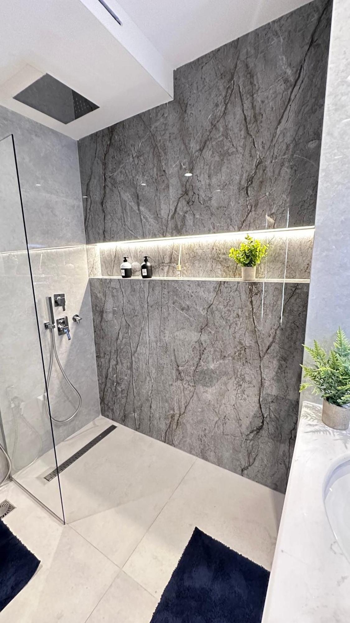 Frida Luxury Apartment Tirana Buitenkant foto